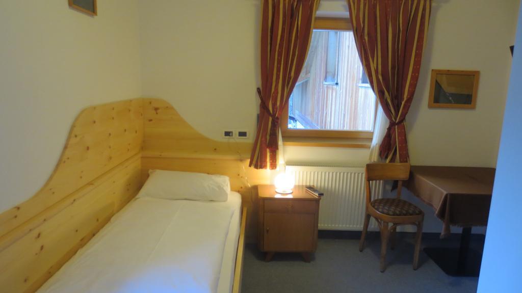 Hotel Borest Calfosch Extérieur photo